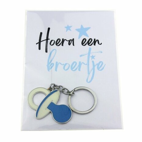 Geboortebedankje hoera een zusje of broertje sleutelhanger speen